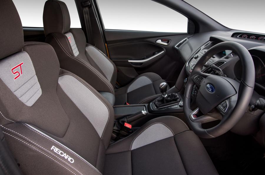  Ford Focus ST 2015 года  (ZA) (фото 10 из 30)